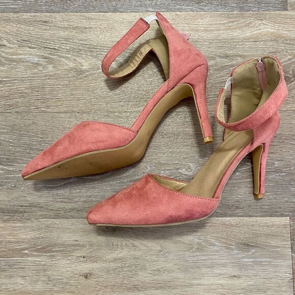 Gently loved size 9 vegan suede heels 👠 - Picture 1 of 6